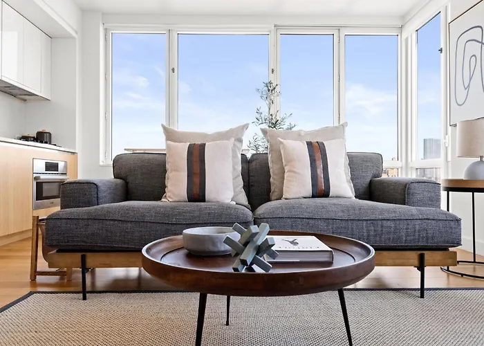 1 Bd Luxury Apartment With Stunning Views